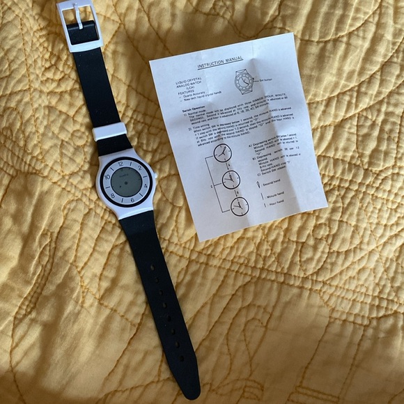 Vintage Quartz Watch - Picture 2 of 3